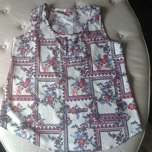 Rubee floral top. Sz large